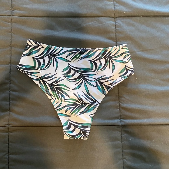 SHEIN bikini bottoms - Picture 2 of 2